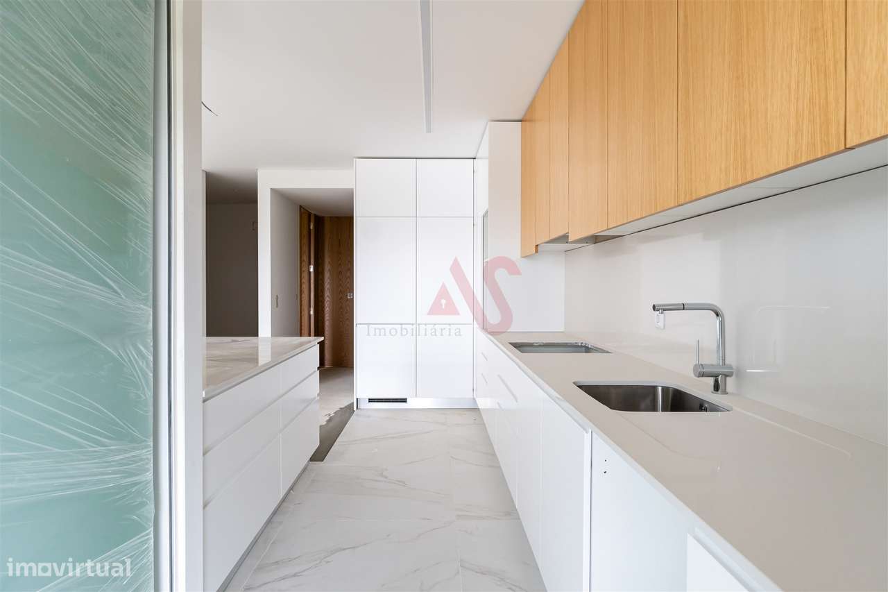 Apartamento T1 com varanda localizado no empreendimento Alta Vista-5