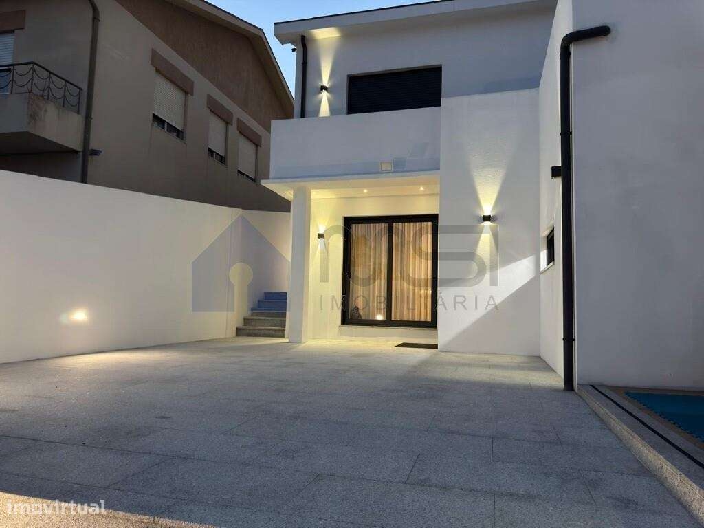 Moradia T3 em Matosinhos — Conforto e Elegância-48