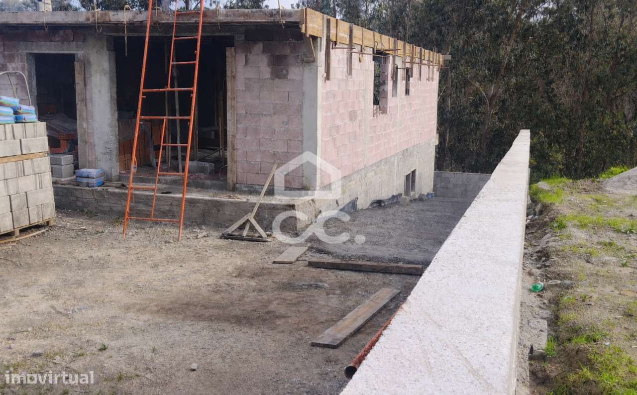 Moradia T2 + 1 em Construção em Delães-14