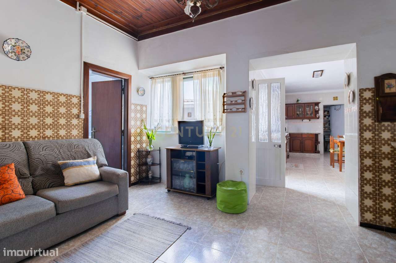 Moradia T5 com 250 m², no Coração do Juncal, Porto de Mós-16