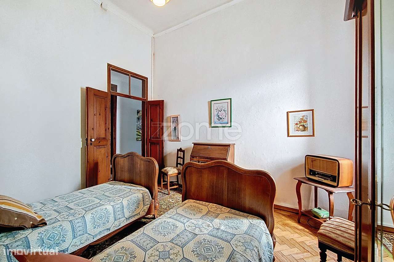 Moradia V6 no centro de São Marcos da Serra, em lote de 668m2-26