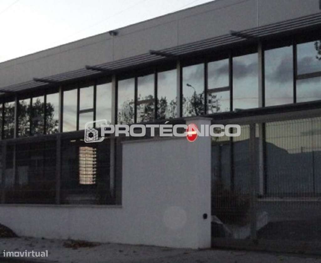 Armazém c/ 300m2 - Z. I. de Taboeira - Grande imagem: 5/11