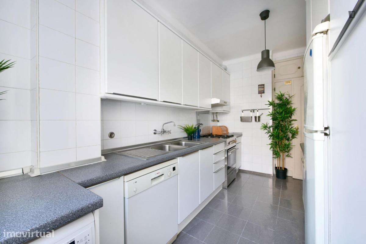 Quarto - localizado em Benfica Lisbon - Grande imagem: 3/12