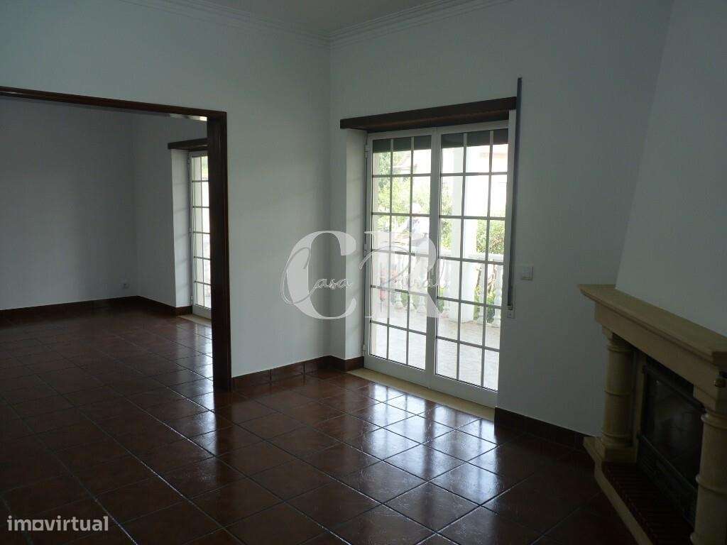 Fantástica moradia T3 com garagem e terreno generoso em Vila Facaia –-9