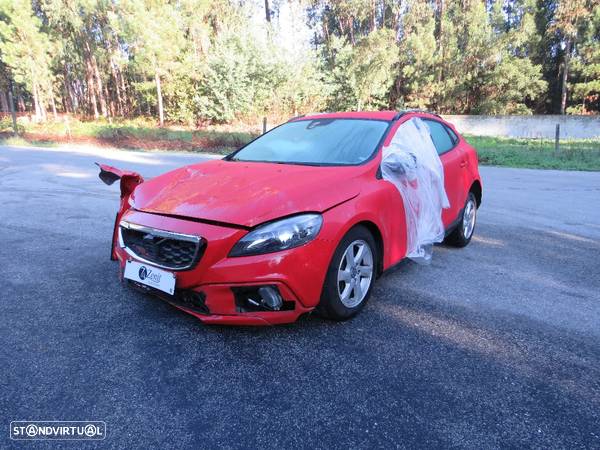 Volvo V40 2.0 D3 (150cv) de 2013  - Peças Usadas (8014) - 2