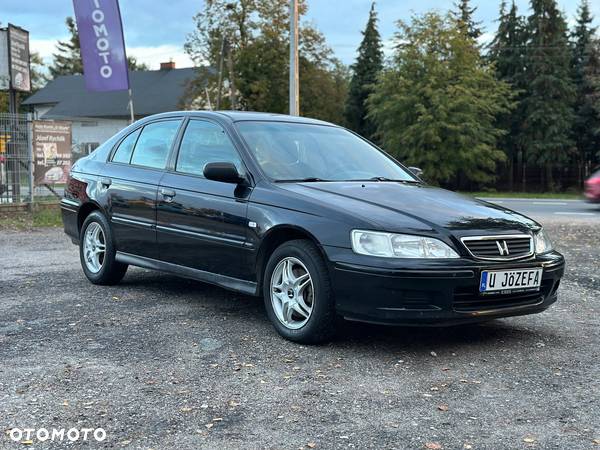 Honda Accord 1.8i LS - 1