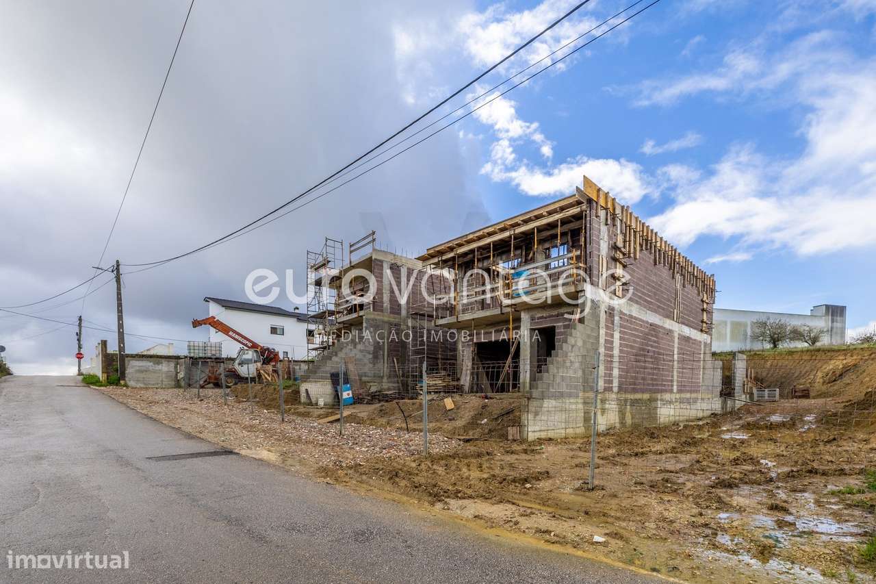 Moradia T3+1 às portas da cidade de Leiria-23