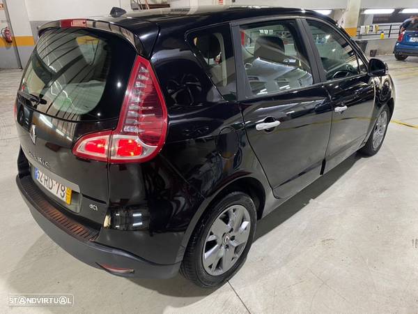 Renault Scénic 1.5 dCi Dynamique S - 3