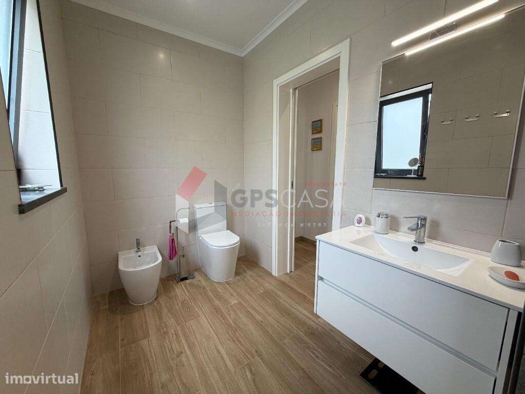 Moradia T3 de arquitetura moderna com excelentes áreas!-30
