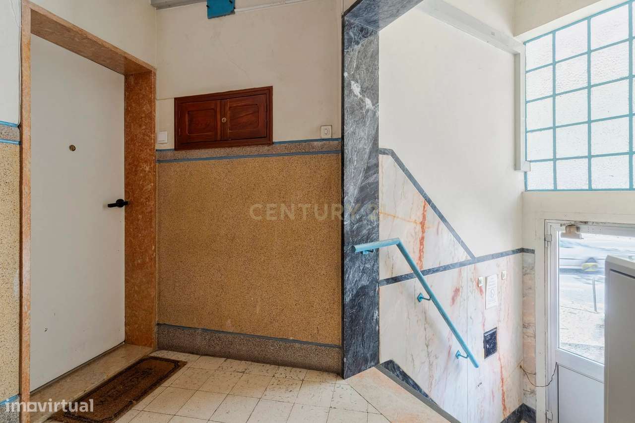 Apartamento T-3 com Terraço  Almada-19