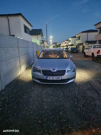 Skoda Superb 2.0 TDI DSG Ambition - 10