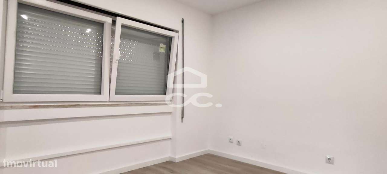 Apartamento T2 totalmente remodelado no Lavradio - Barreiro-10