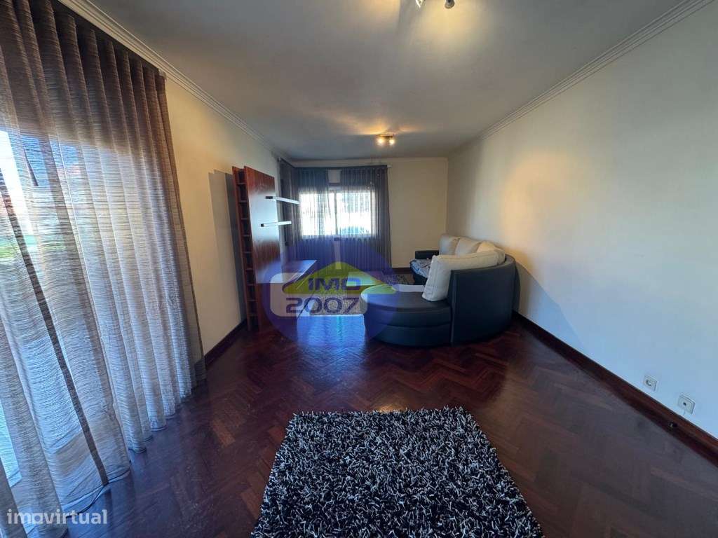 Apartamento T3 com terraço em Paços de Brandão-12