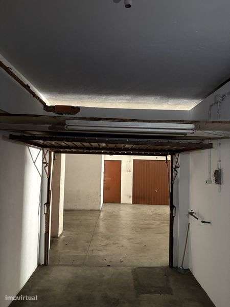 Garagem Monte abraão - Grande imagem: 4/7