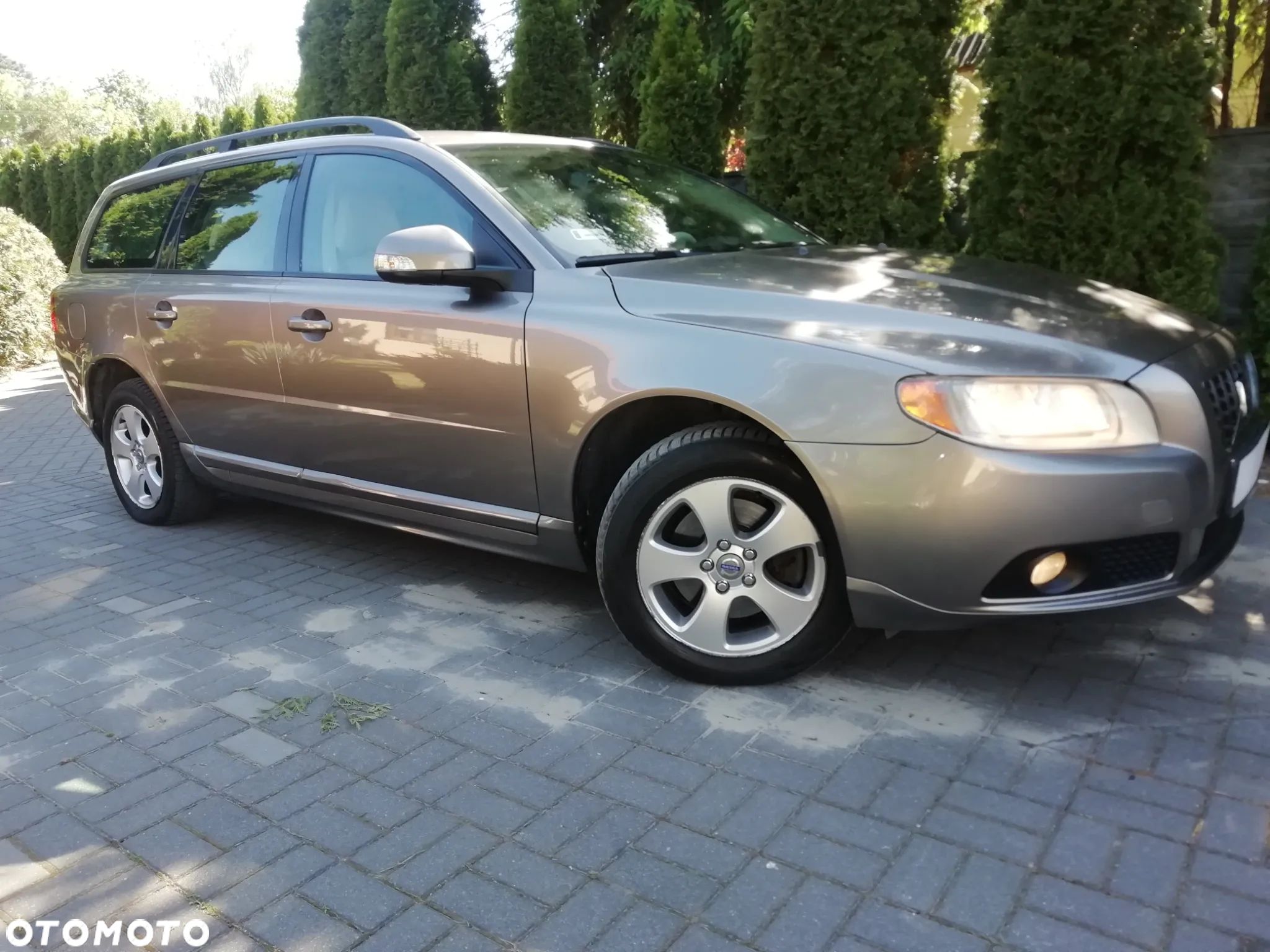 Volvo V70 2.0D Summum - 1