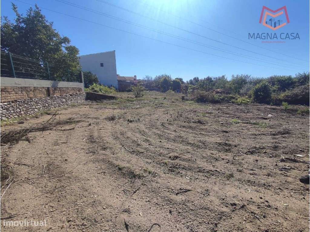 Moradia em Propriedade Total com 3 apartamentos T3, + 1 apartamento...-19