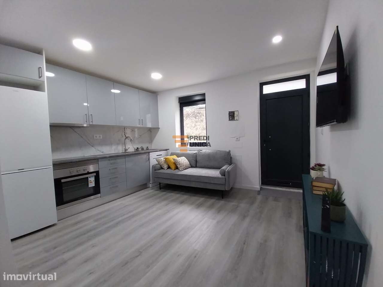 Moradia  T1 totalmente renovada-5