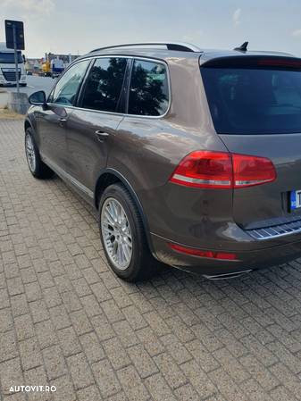 Volkswagen Touareg - 2