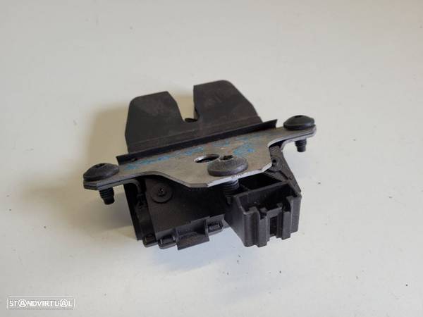 Fecho da mala Ford Focus MK3 8M51-R442A66-DA  2013 - 2