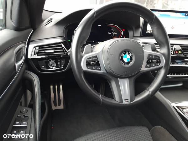 BMW Seria 5 520d xDrive M Sport sport - 18