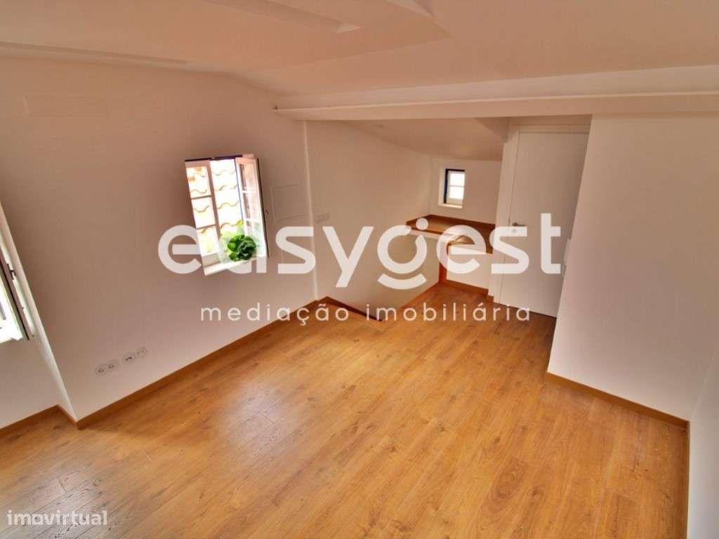 Prédio com 5 apartamentos remodelados em Alfama com vista Rio - Grande imagem: 4/42