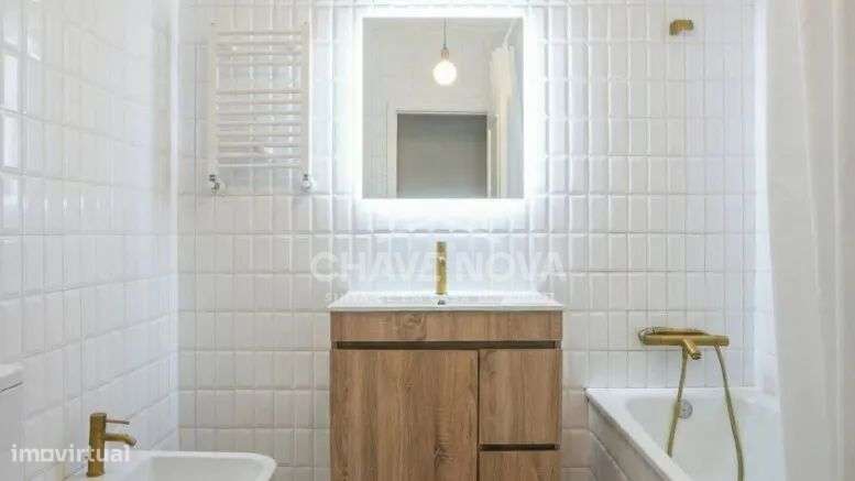 Apartamento T3 RENOVADO, Último piso, com Varanda e garegem Box-9