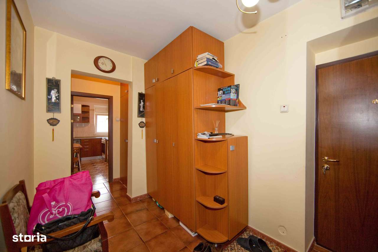 3 camere stradal pe Bulevardul Tineretului vizavi de parc langa metrou-3