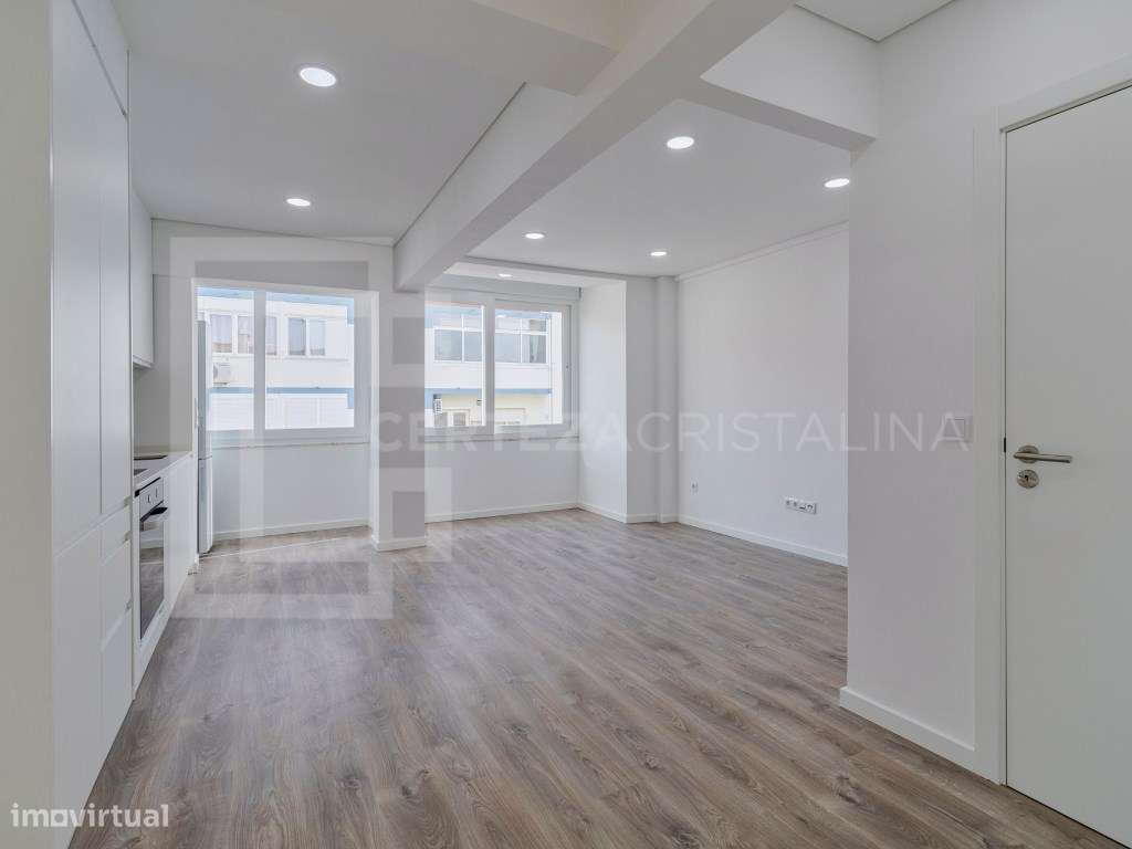 T3 Totalmente Renovado | 3.º Andar | Varanda | Rua S. Joaquim - Set...-7