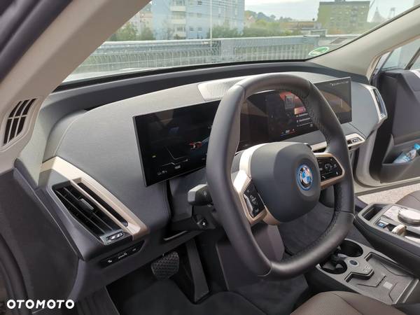 BMW iX xDrive40 - 12