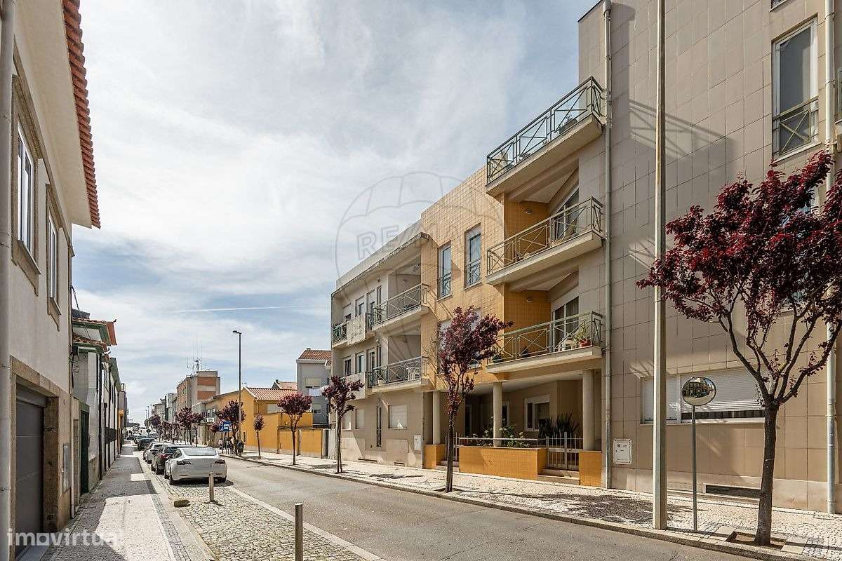 Apartamento T2 com varandas a 5 min da praia | Póvoa de Varzim-12