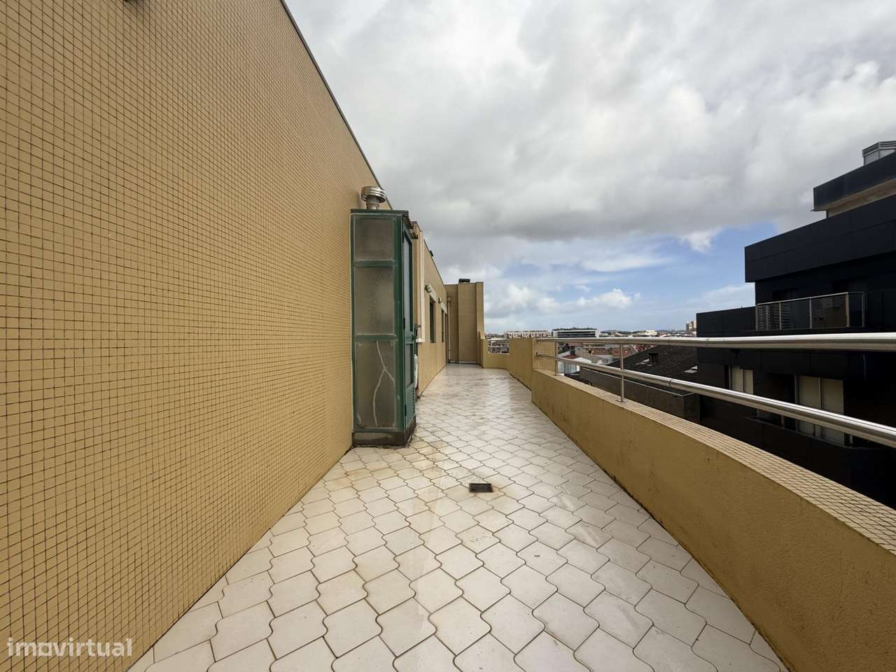 Apartamento T4 Duplex - Avenida dos Banhos (1ª Linha Mar)-23