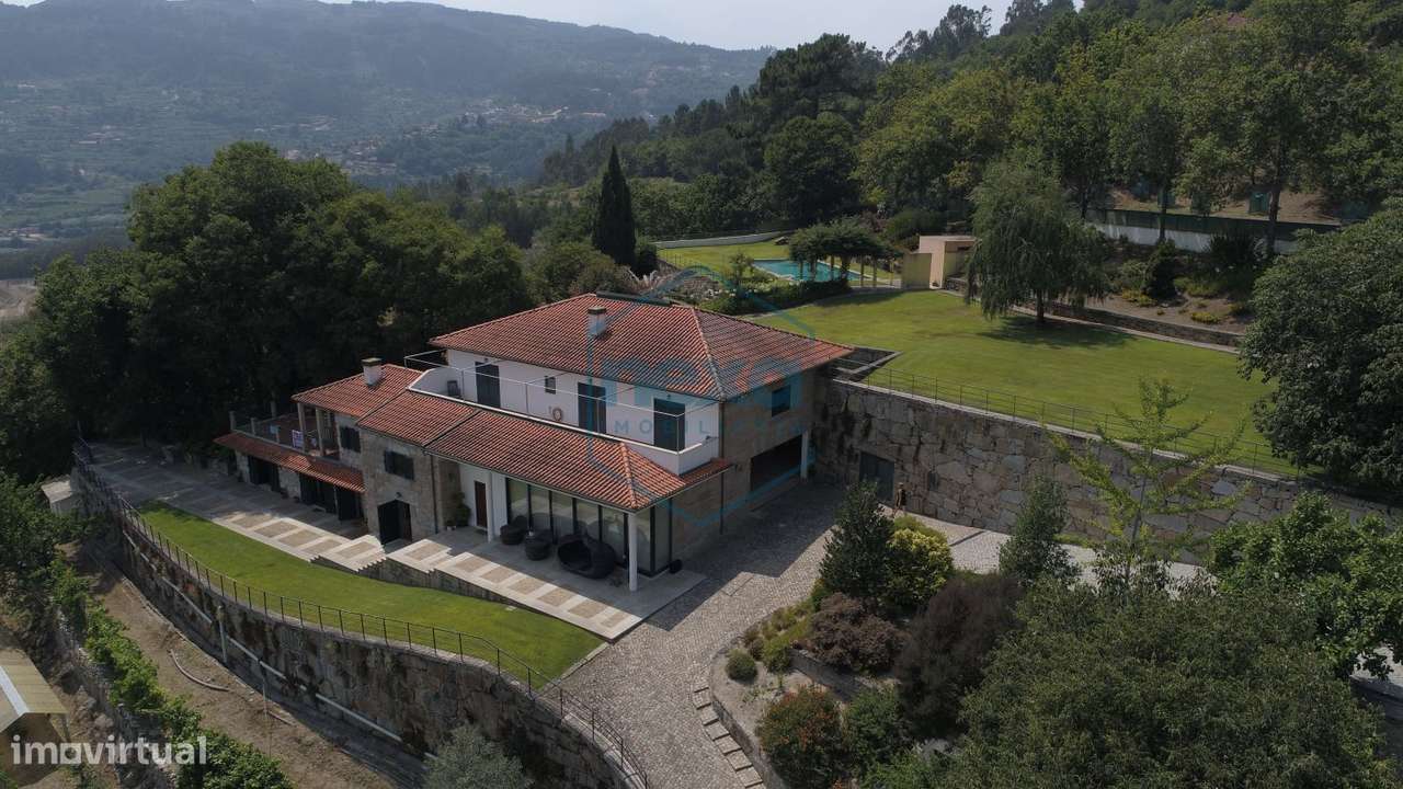 Moradia inserida em Quinta-55