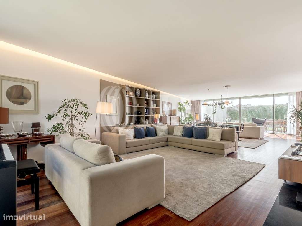 Moradia T5 em banda com piscina no Pinheiro Manso, Porto - Grande imagem: 2/36