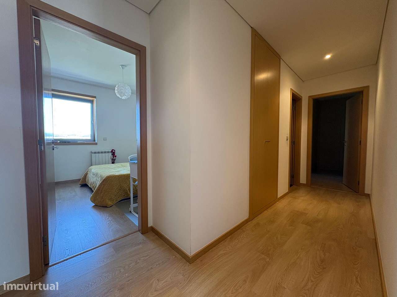 Apartamento T3 (recuado) com 56m2 de terraço, no centro da Trofa-11