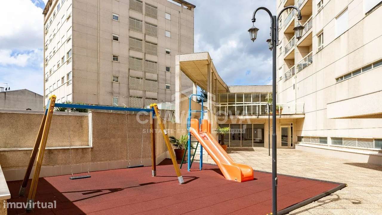 T3 Maia | Condomínio Fechado com Piscina Interior-12