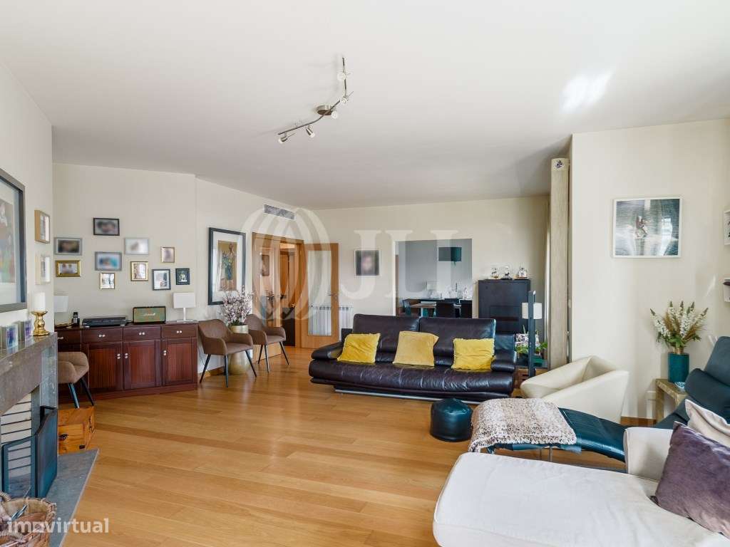 Apartamento T5 duplex, terraço, Quinta dos Alcoutins - Grande imagem: 3/21