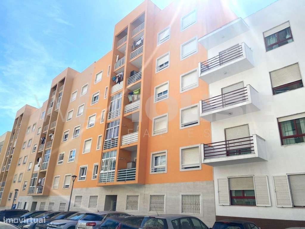 Apartamento T2 rés do chão alto, com 96m2-17