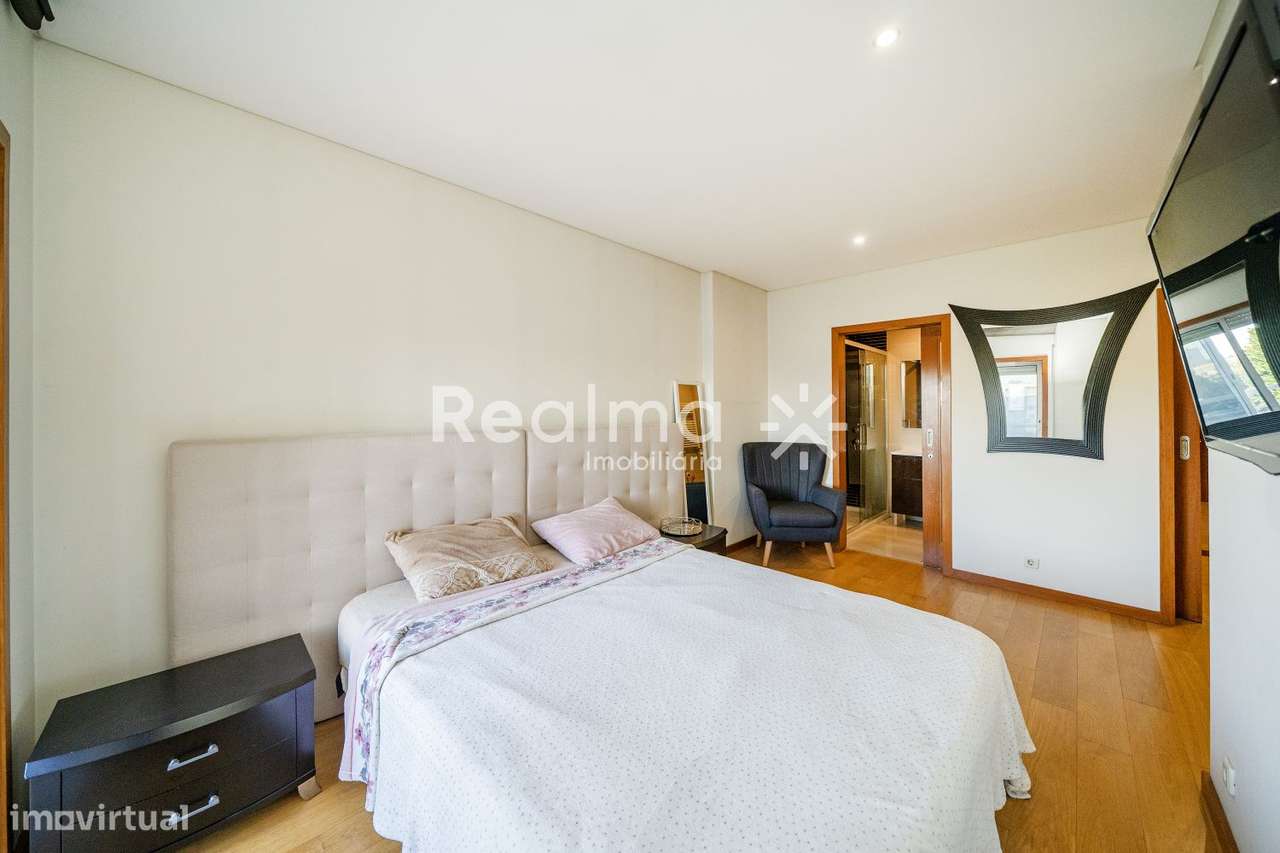 Apartamento T5 em S.Victor-33