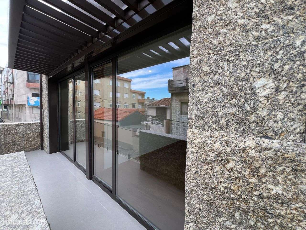 Moradia T3 nova, 2ª linha - Aver o Mar - Grande imagem: 2/18