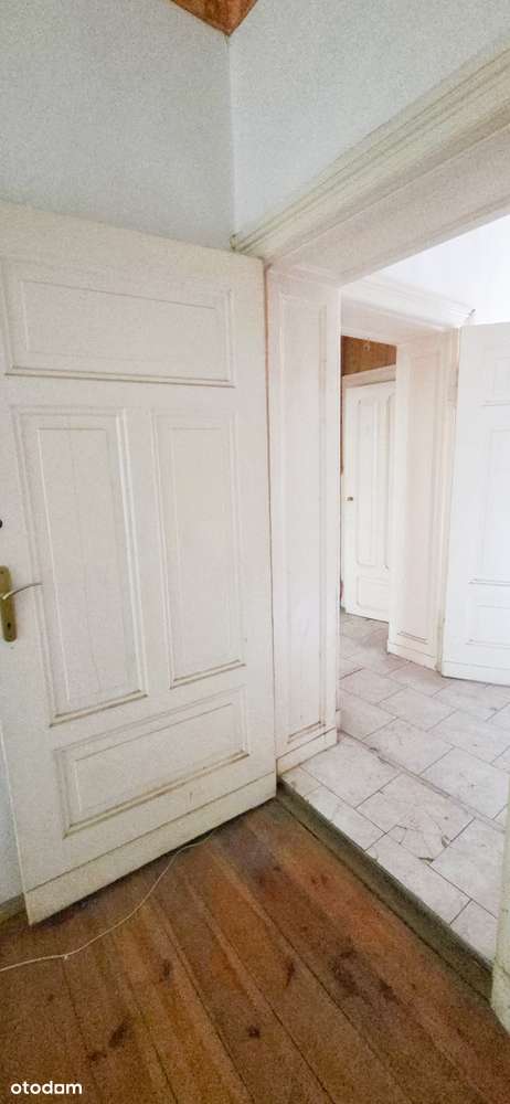 Przestronne mieszkanie 3 pokojowe z balkonem , dużą piwnicą-6