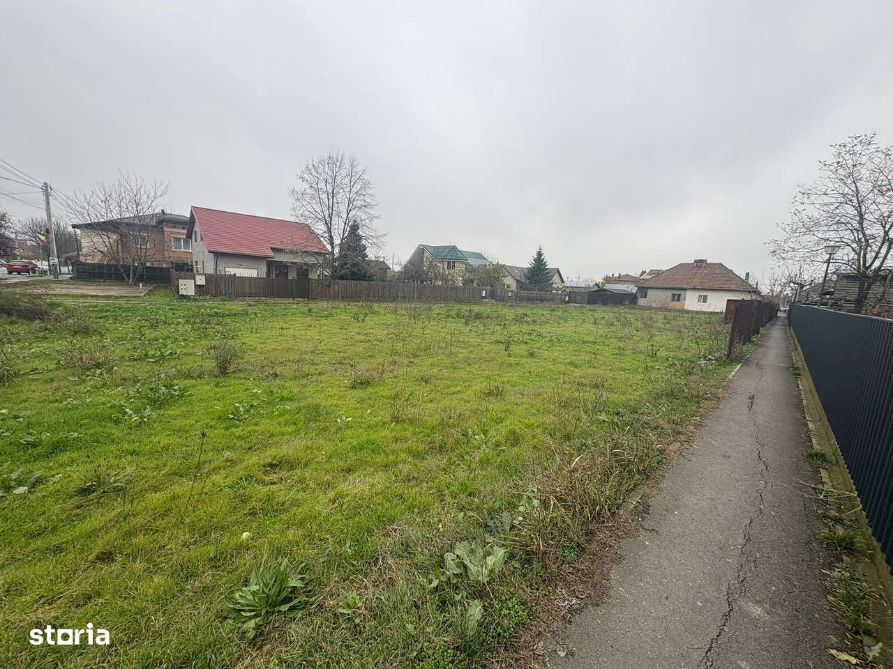 Teren 1.350 mp cu deschidere la DN3 | Vizibilitate maximă - Imagine principală: 3/6