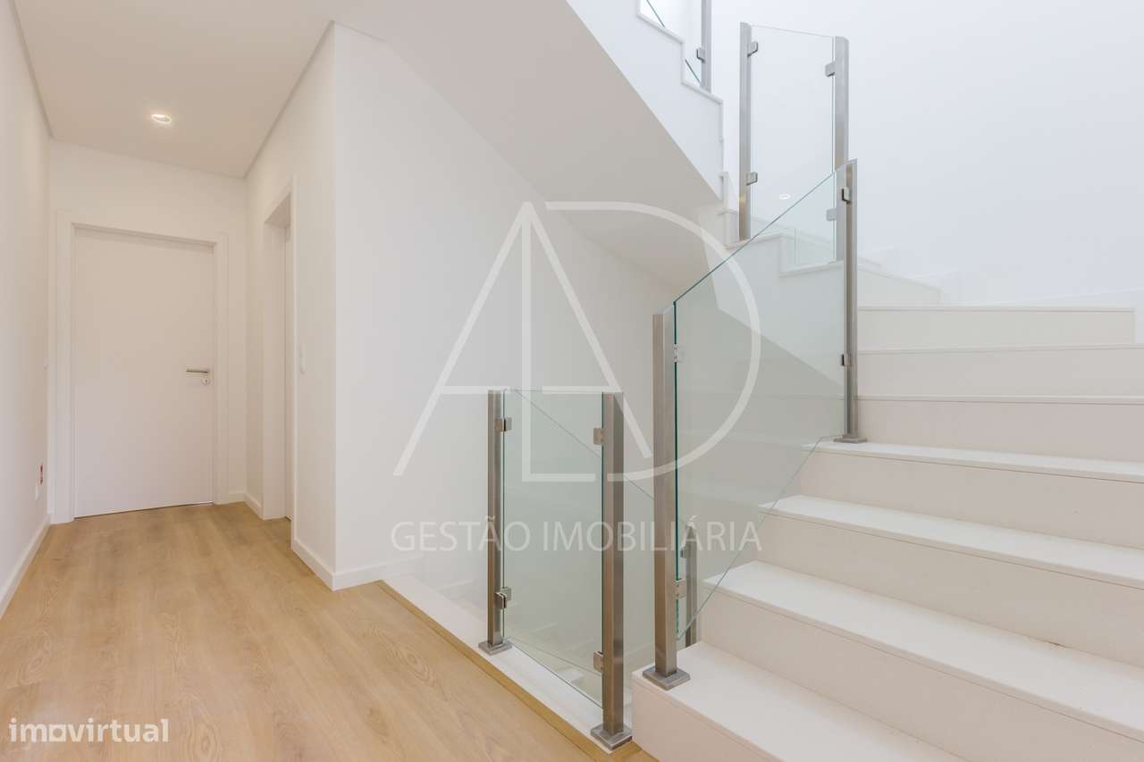 Moradia T3 Premium, Nova,  em Fernão Ferro-9