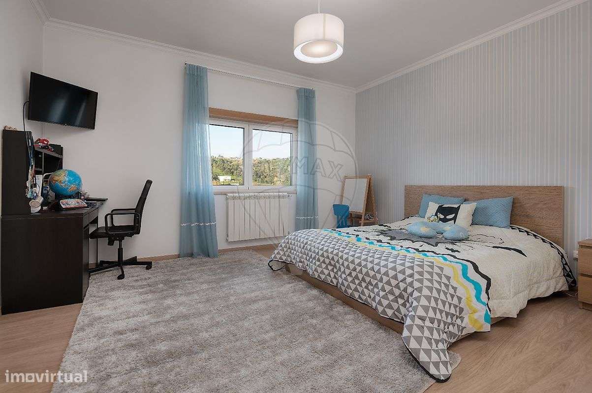 Moradia T4 para venda-16