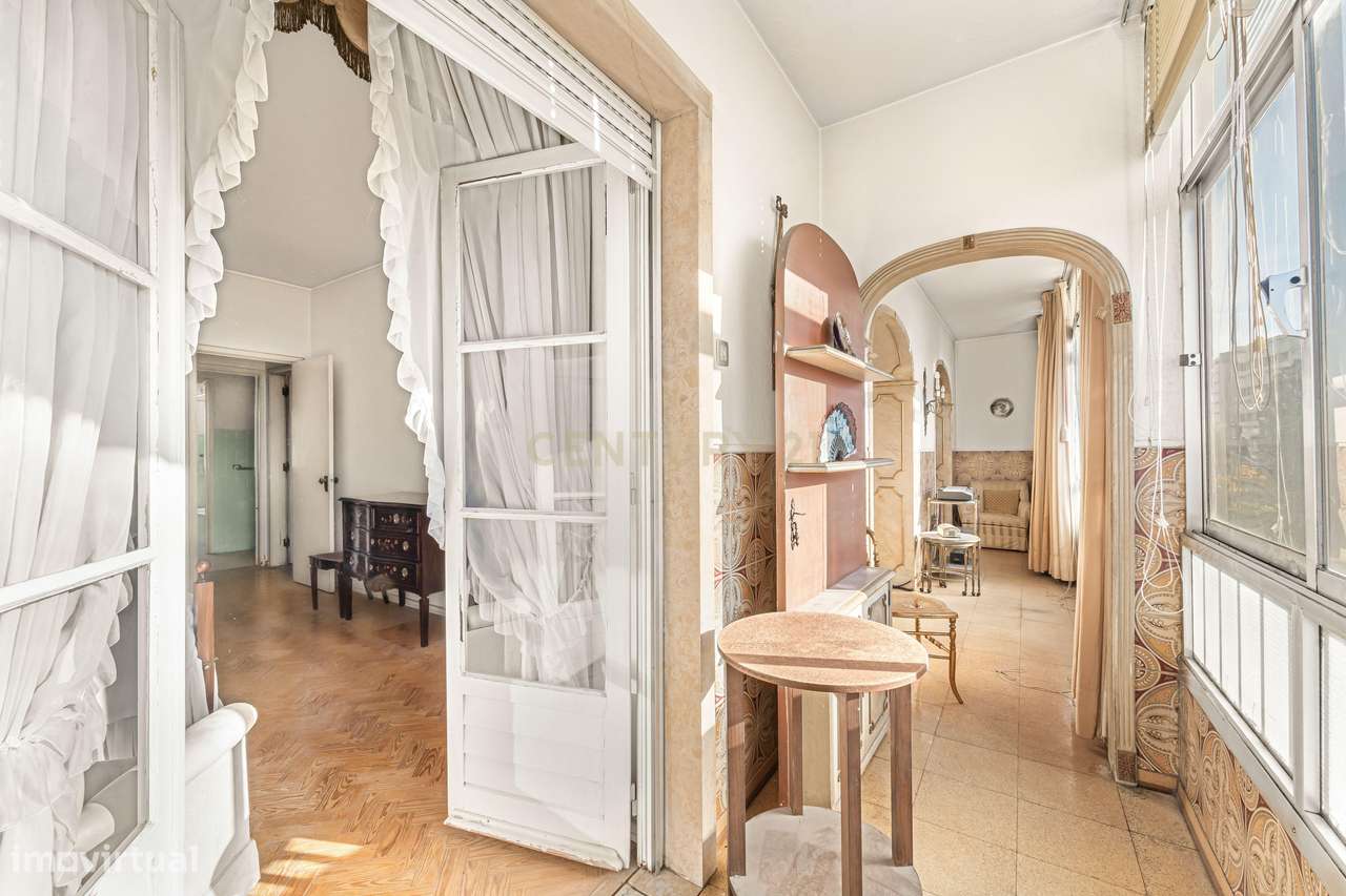 Apartamento T3 com varanda - Alvalade - Grande imagem: 4/25