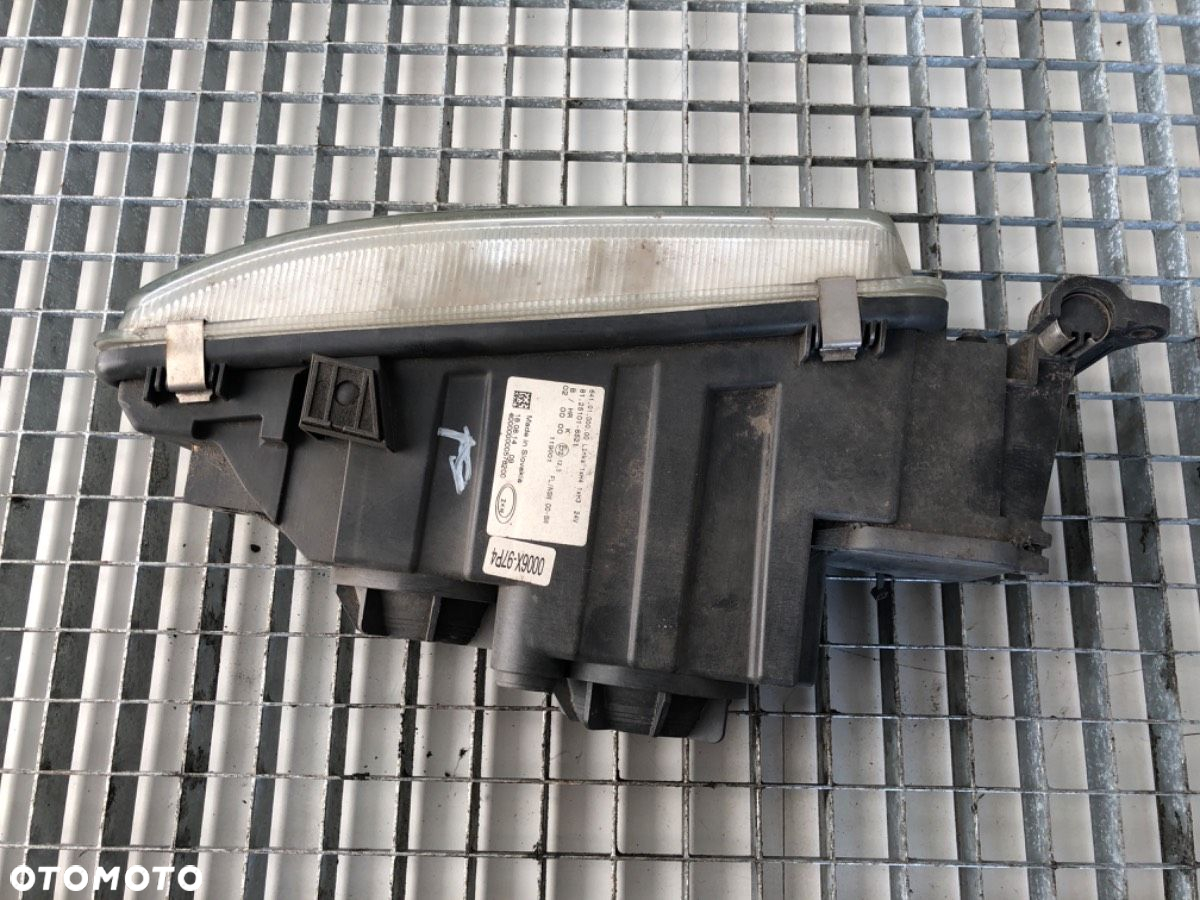 HALOGEN LEWY PRZÓD MAN TGX I 2006 - 2022 18.440 81251016521 - 3