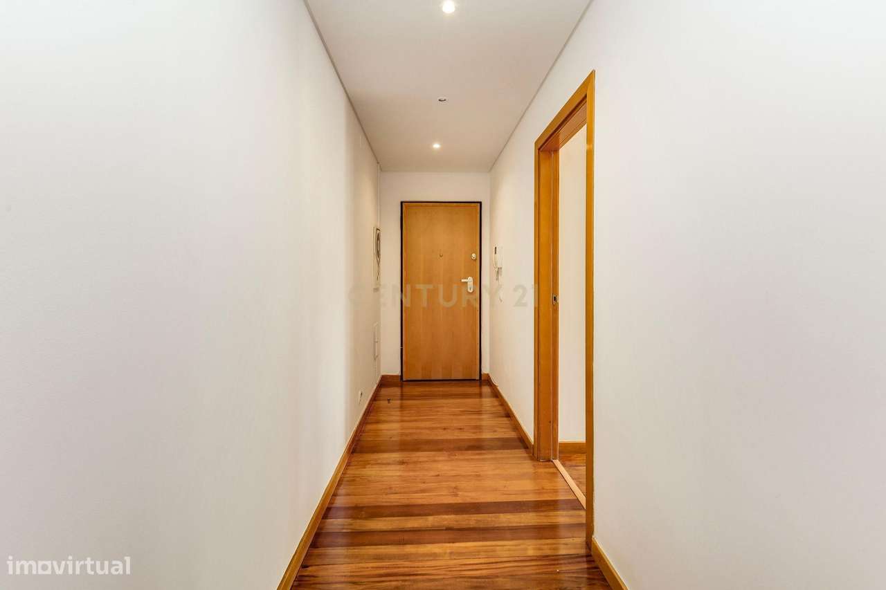 Apartamento T2 transformado em T3, Avenidas Novas ( Bairro do Rêgo), L - Grande imagem: 4/34