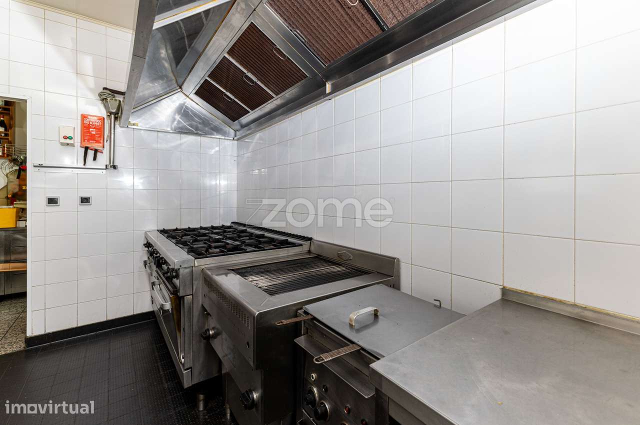 Restaurante a funcionar, Renda 1.000€ em Porto Salvo, 100 Lugares - Grande imagem: 4/38