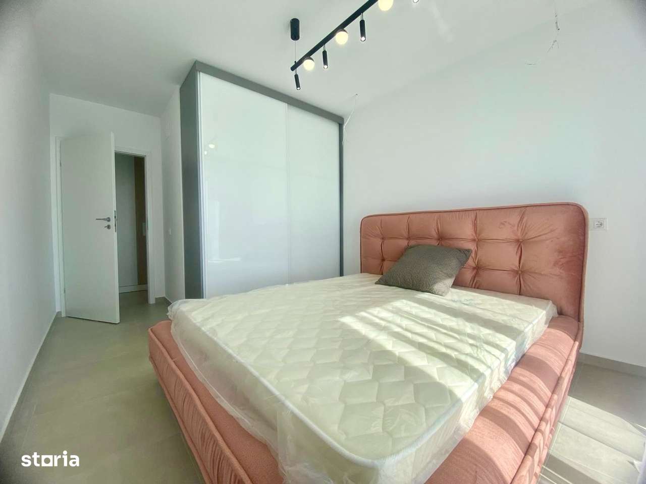 Vânzare apartament cu 3 camere zona rezidențiala Class Park Târgoviște - Imagine principală: 4/9