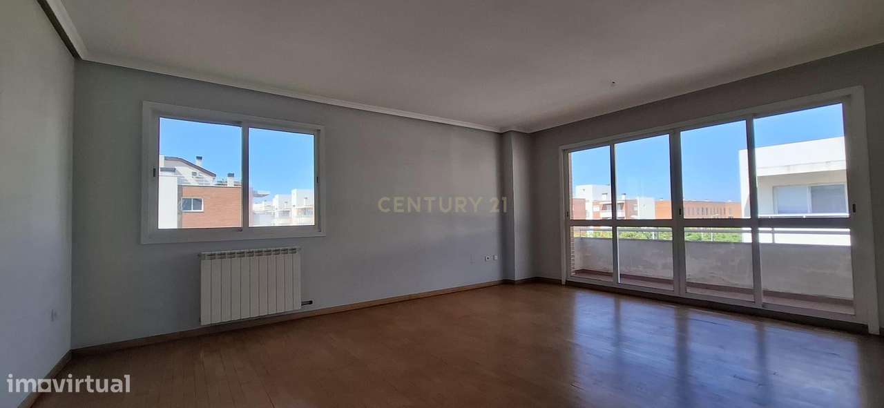 T3 com Suite, Estacionamento e Arrecadação – Urbanização da Fonte da P - Grande imagem: 3/17