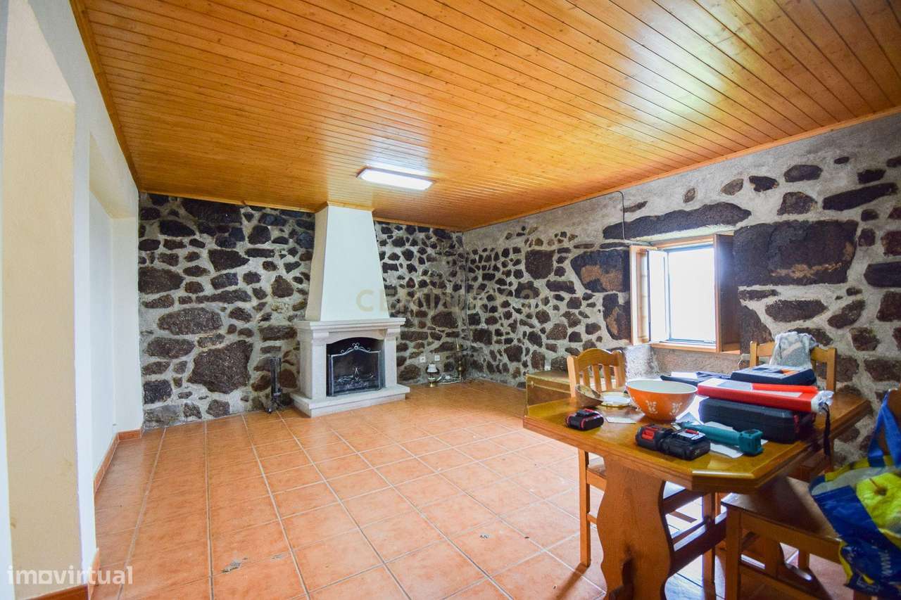 Quinta com construção em Pedra 20.000 m2 de terreno e Licença de Aloja-19